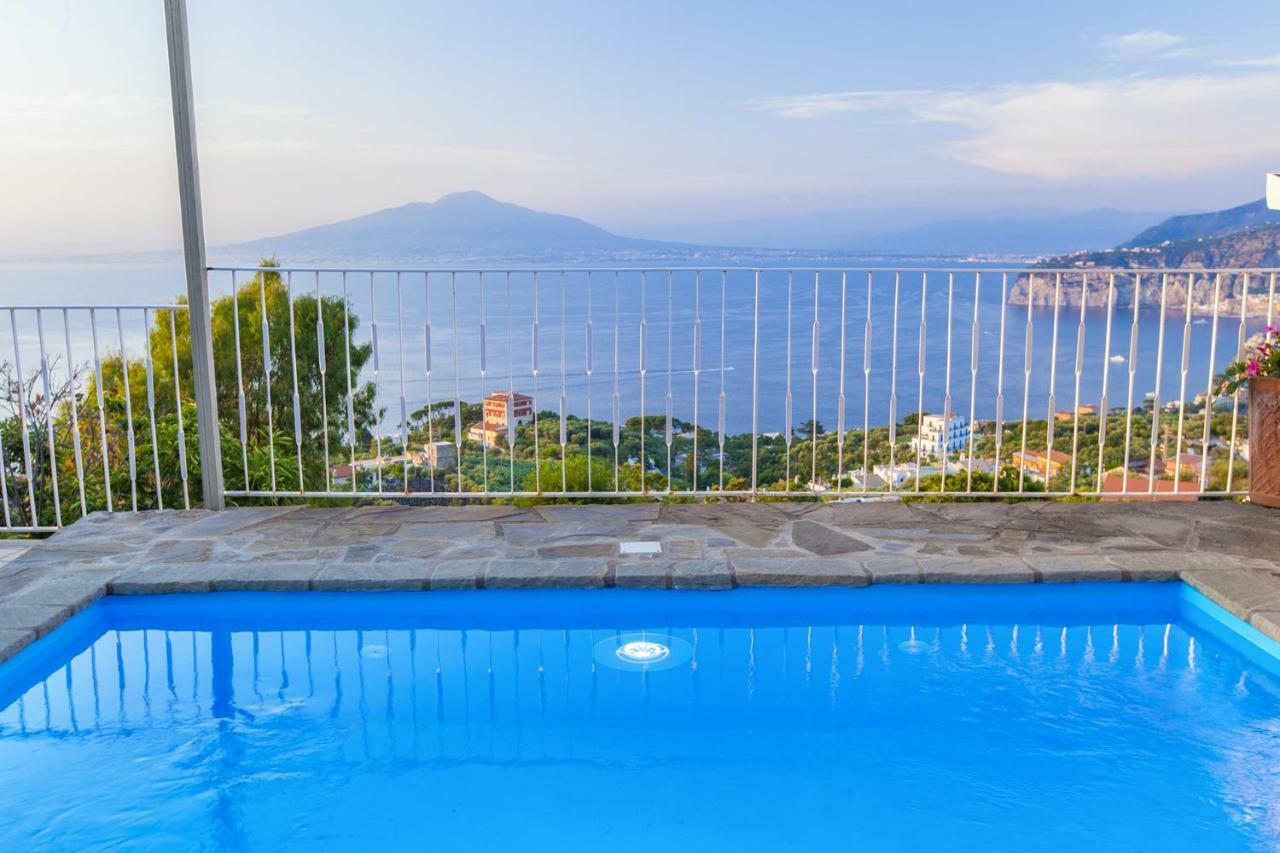 Amore Rentals - Casa Augusta A Сорренто Экстерьер фото