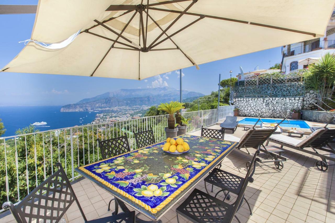 Amore Rentals - Casa Augusta A Сорренто Экстерьер фото